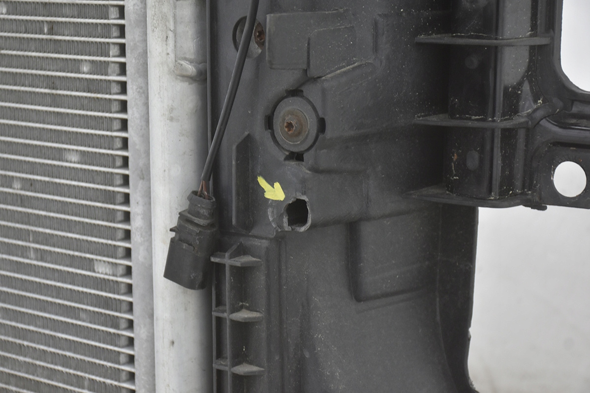 bar, wall front AUDI A3 8P LIFT II