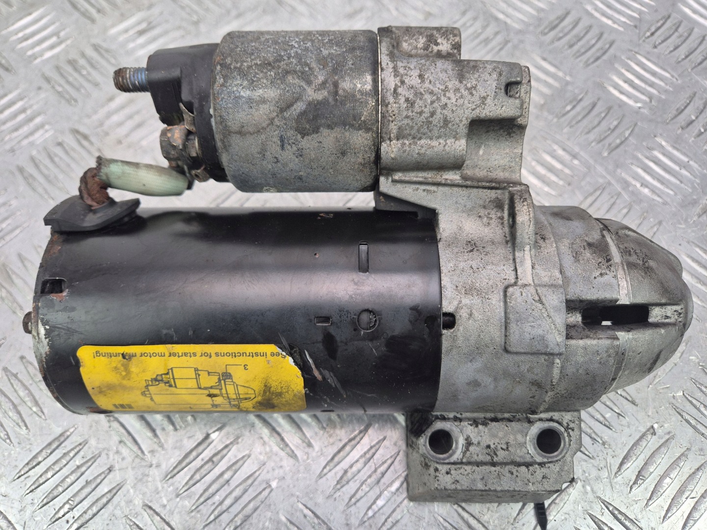 BMW 3 E90 E91 318d startér 7798006 N47D20A