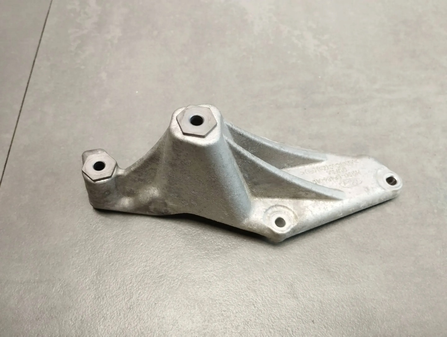 Ford Mondeo MK V support HG9Q9P484AC