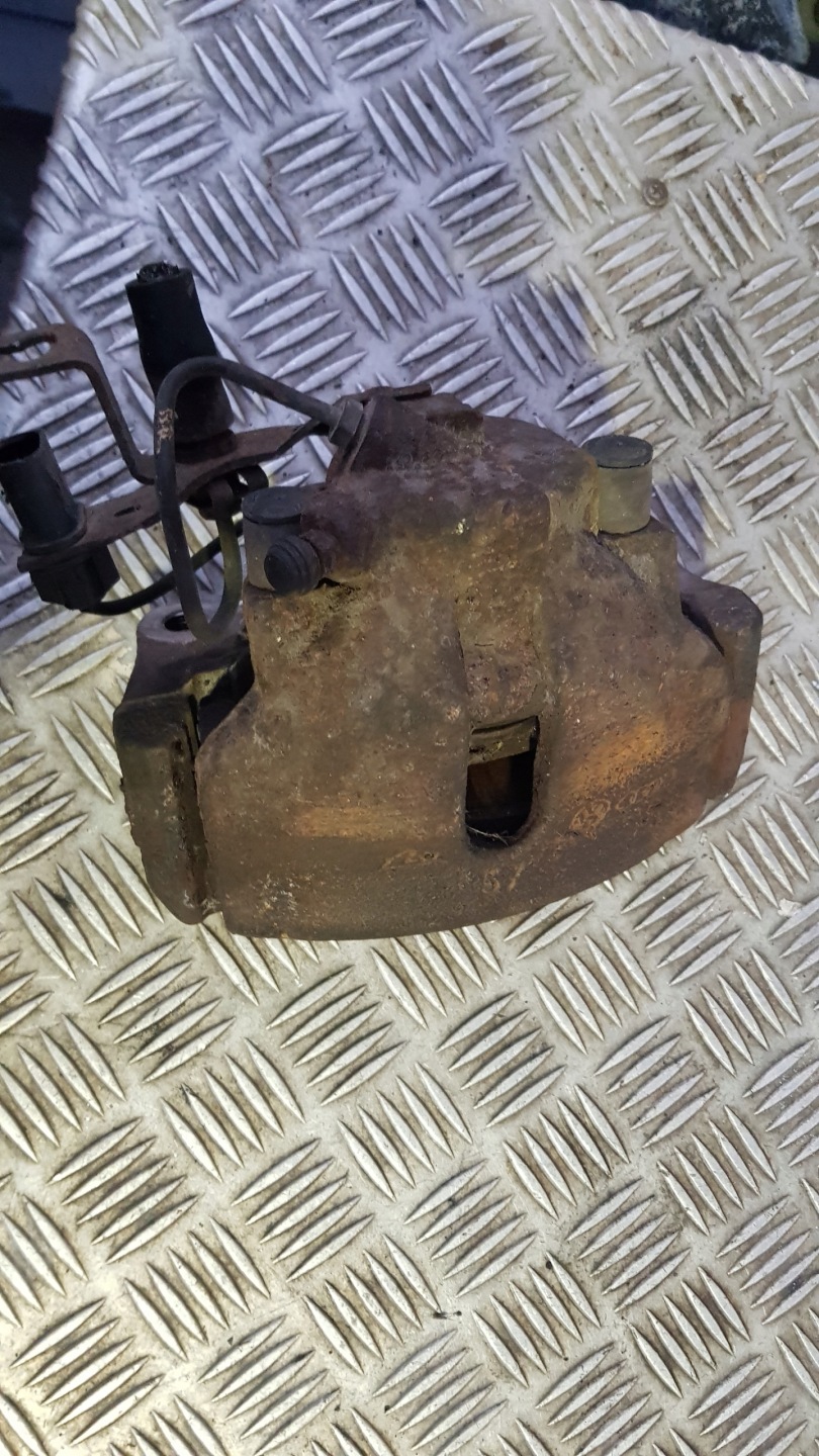 AUDI A4 B6 2.0 caliper brake left right front 57