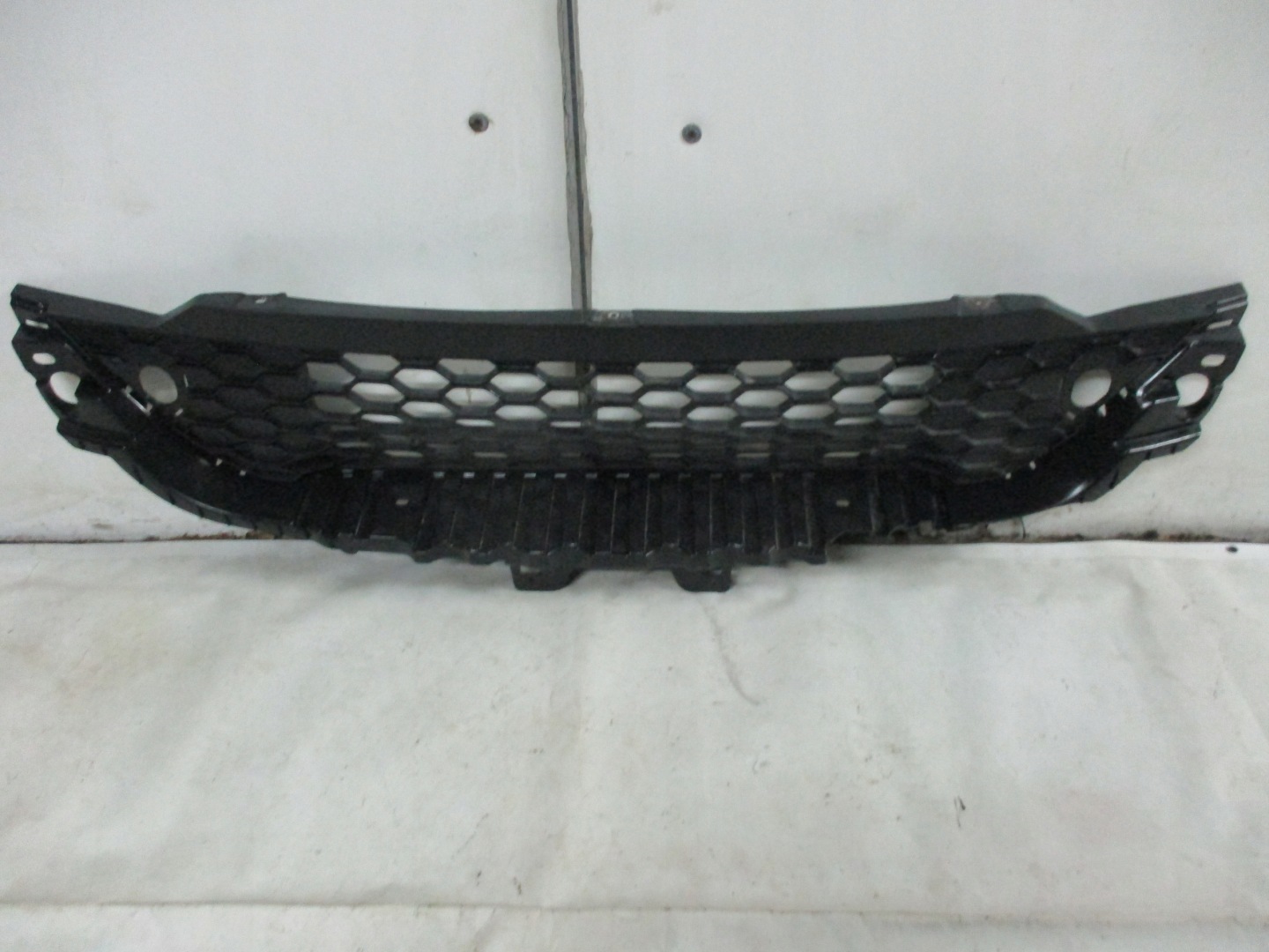 grid of a bumper front front Iveco Daily IV 4 14r