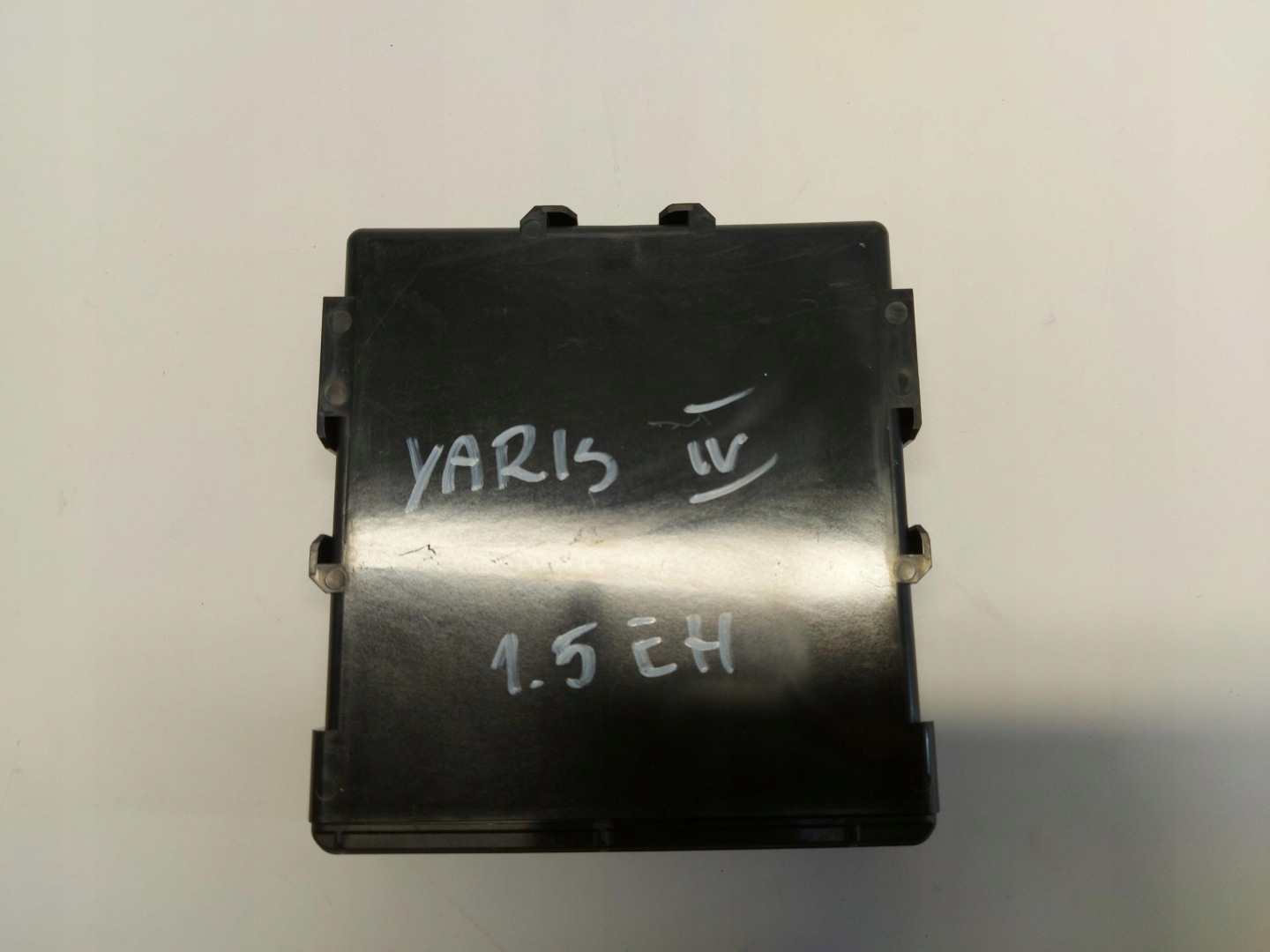 TOYOTA YARIS IV 4 Centralina modulo per batteria 89981-K0010