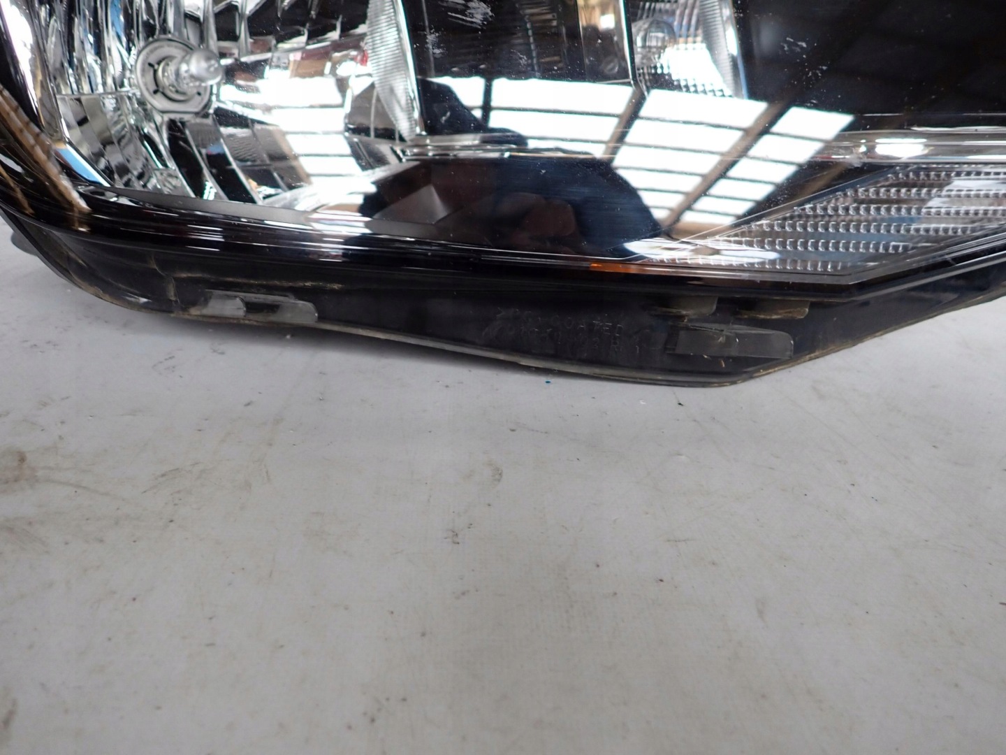 VW CADDY III 3 2K LIFT 15-20 light front front right