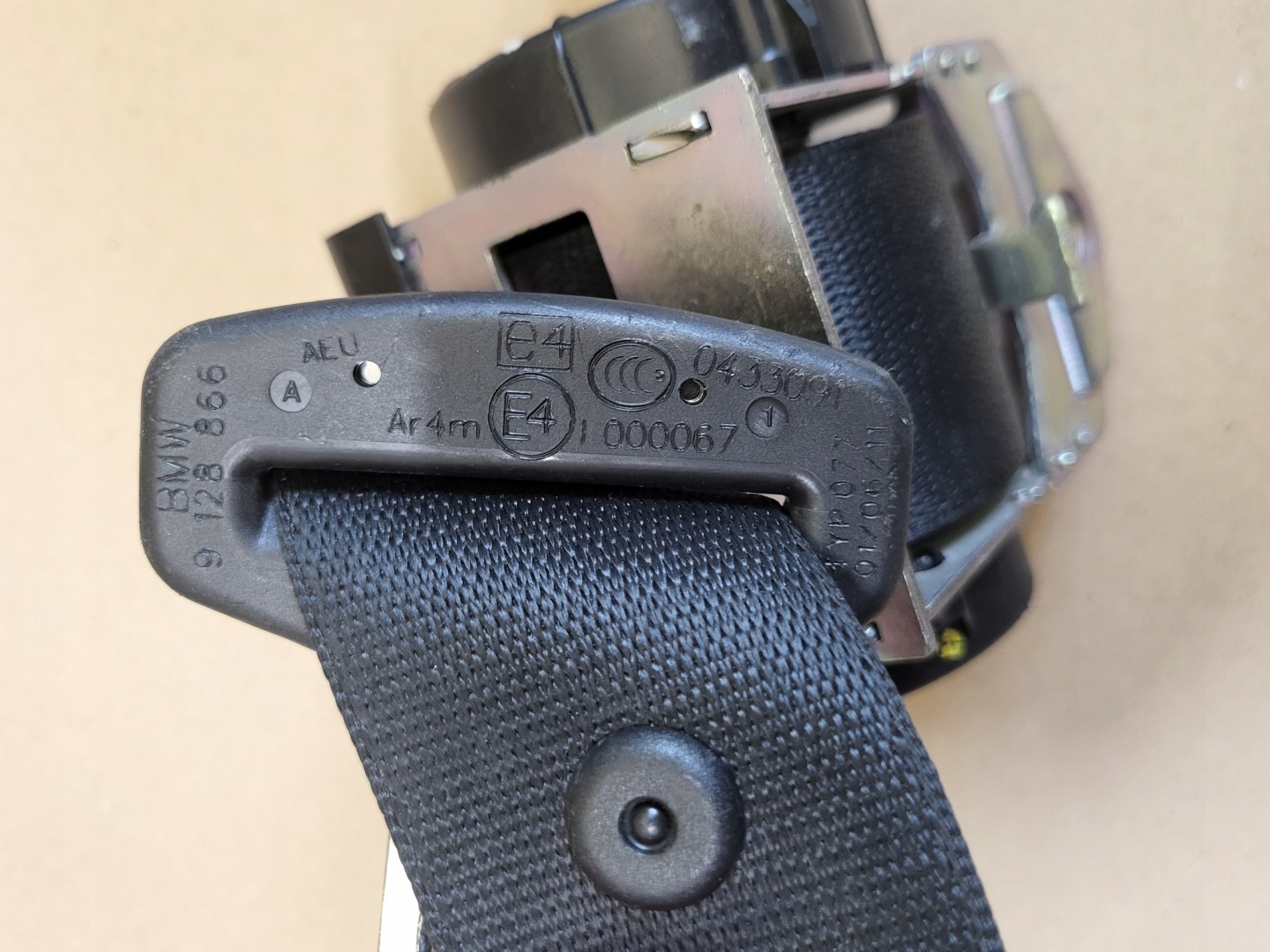 tension belt safety rear left right BMW 1 E87 3 E90 E92 OE