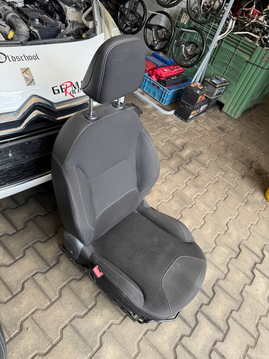 Citroen DS3 09-14 seat left front front EU