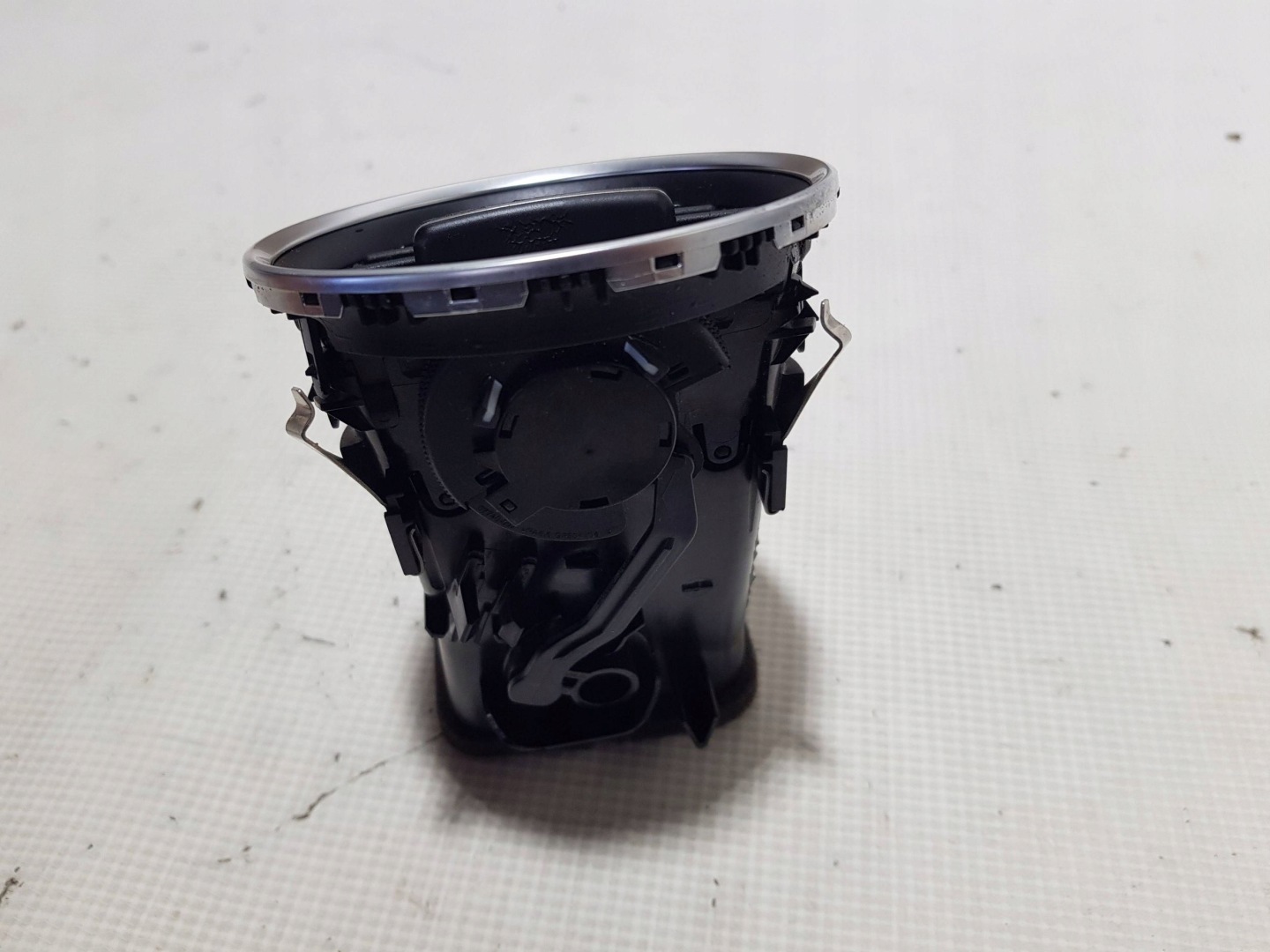 MERCEDES W204 LIFT grid air conditioning devices left right central