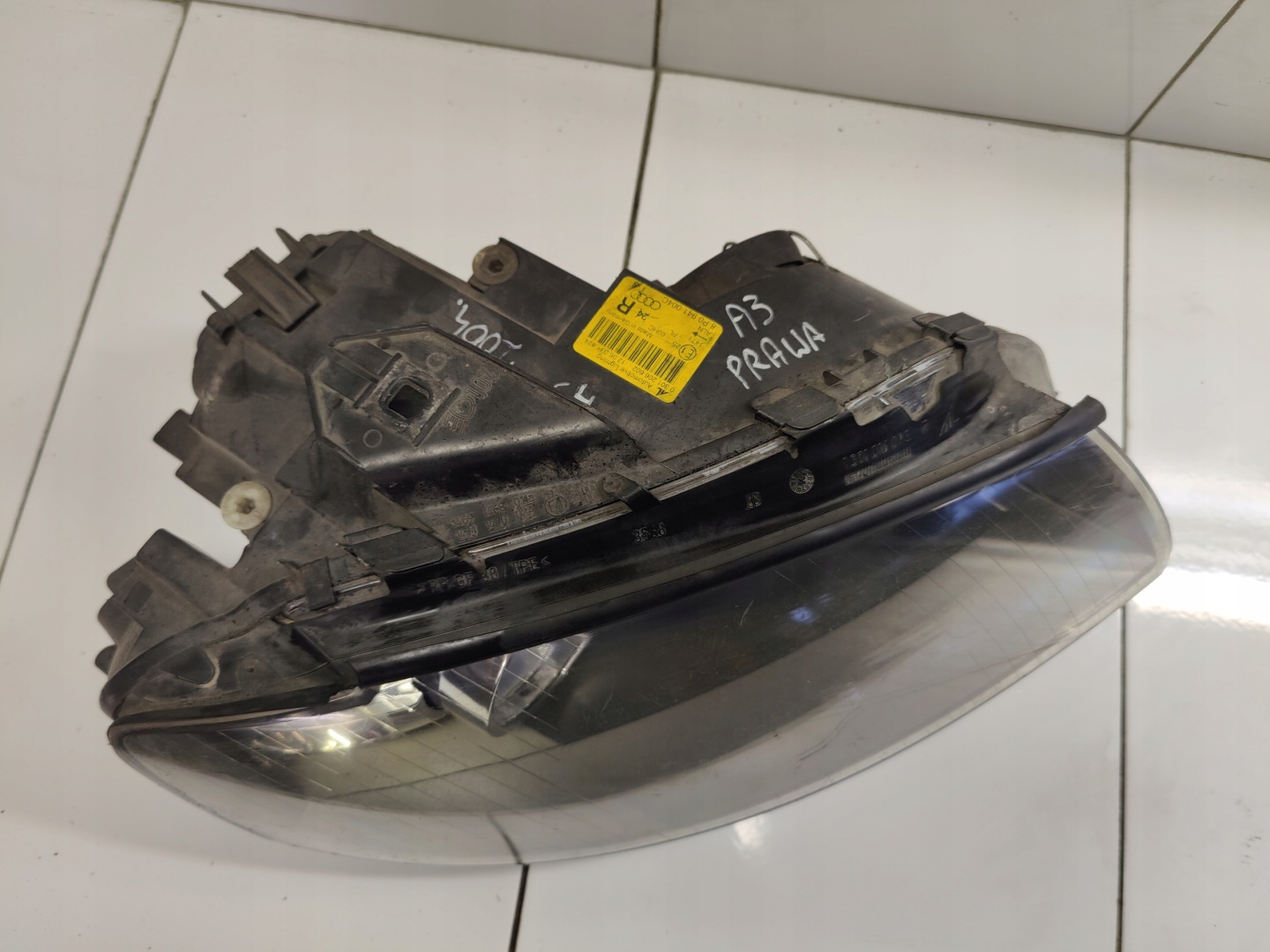 AUDI A3 8P light front front right UK 8P0941004C