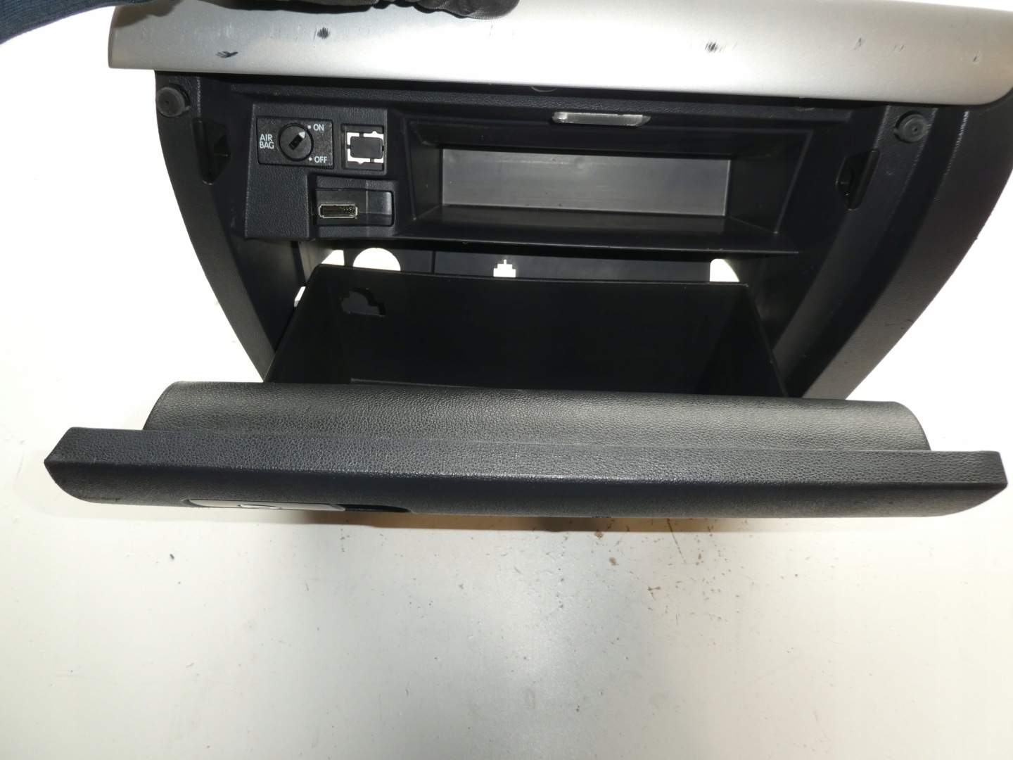 VW JETTA 6 VI HANDSCHUHFACH 5C7857097