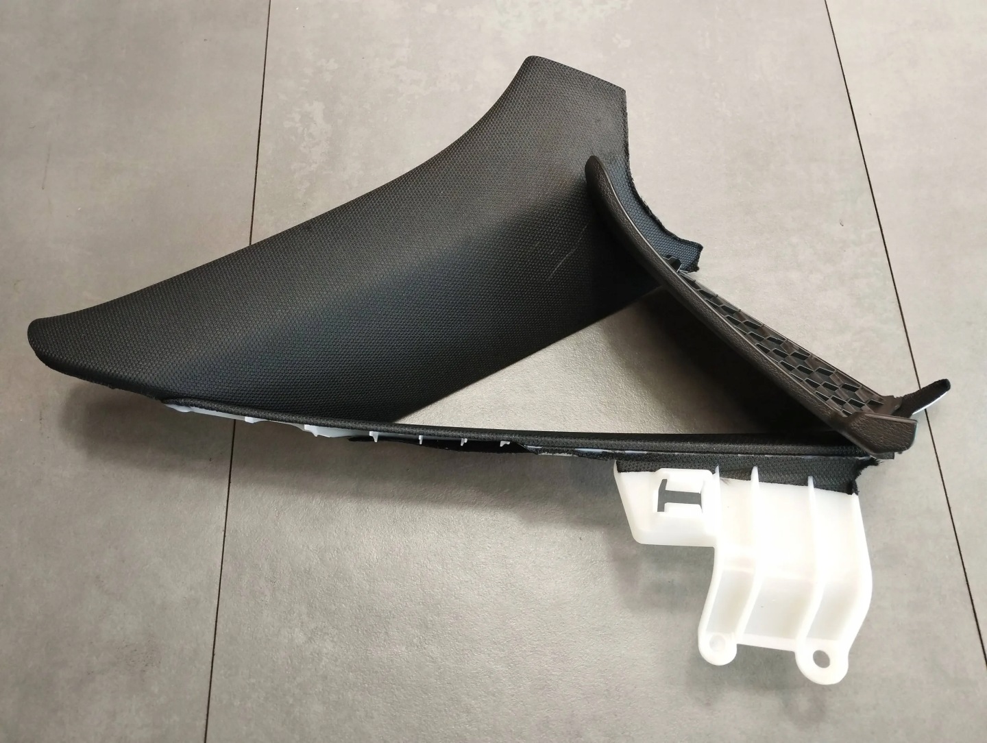Audi A4 B9 8W cover SLUPKA 8W5867287C