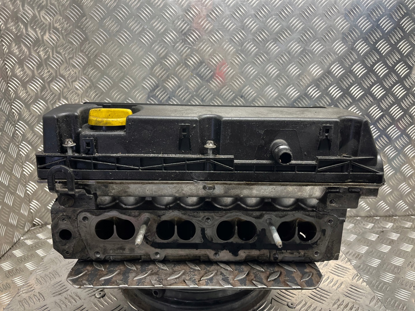 tête du moteur complète OPEL ASTRA H 24461591