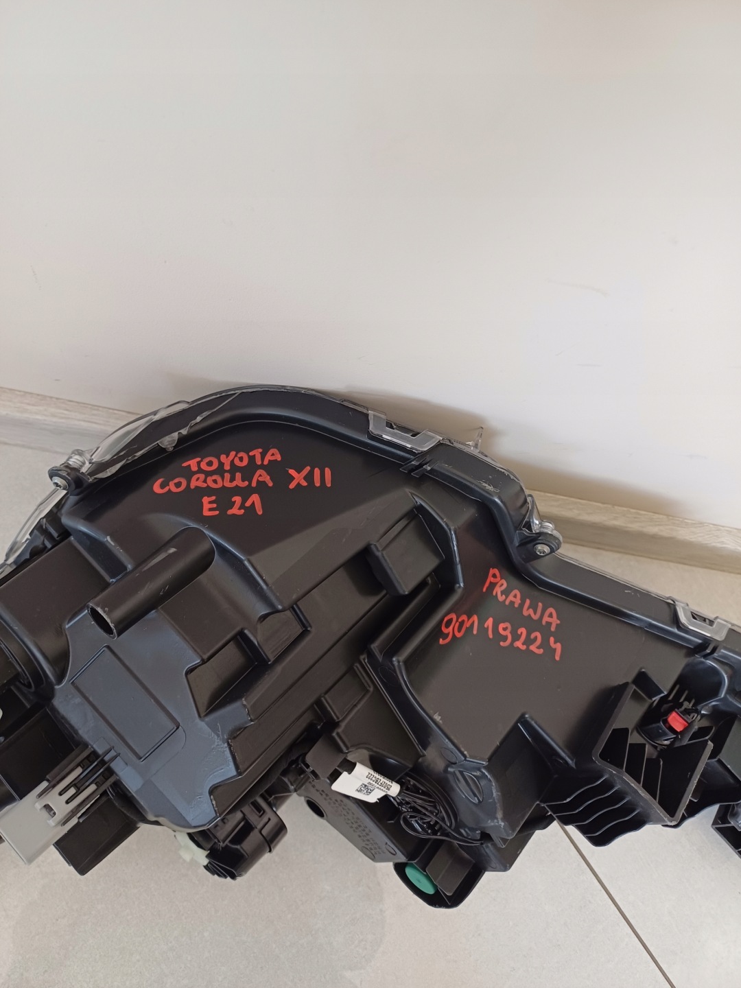 light right front front TOYOTA COROLLA E21 XII 90119224