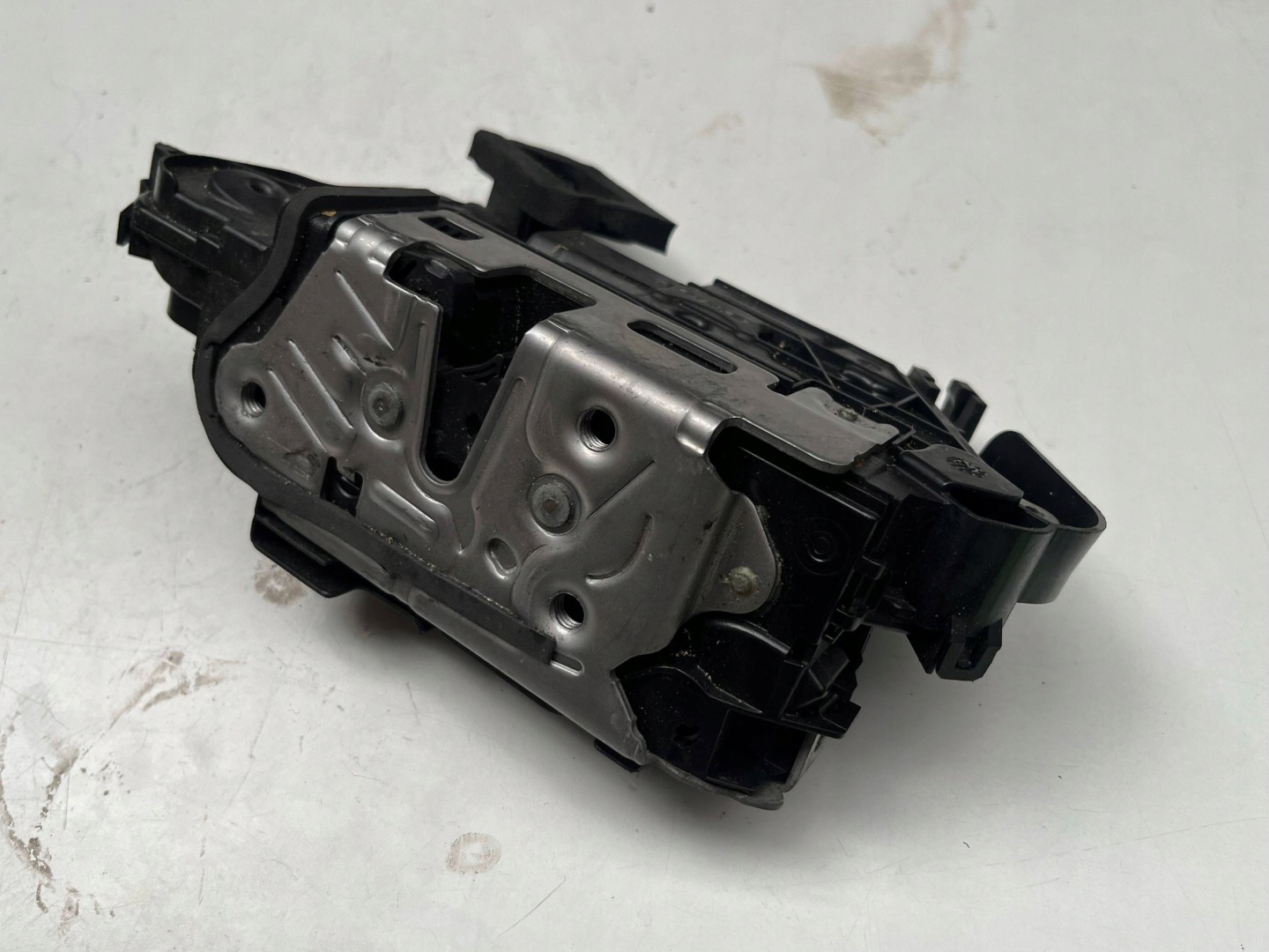 VOLKSWAGEN SEAT SKODA lock door left front 5TB837015E @M