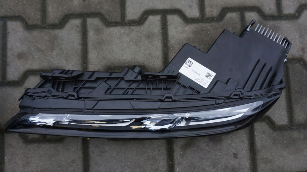 BMW 7 G70 - left front light CRYSTAL LED front