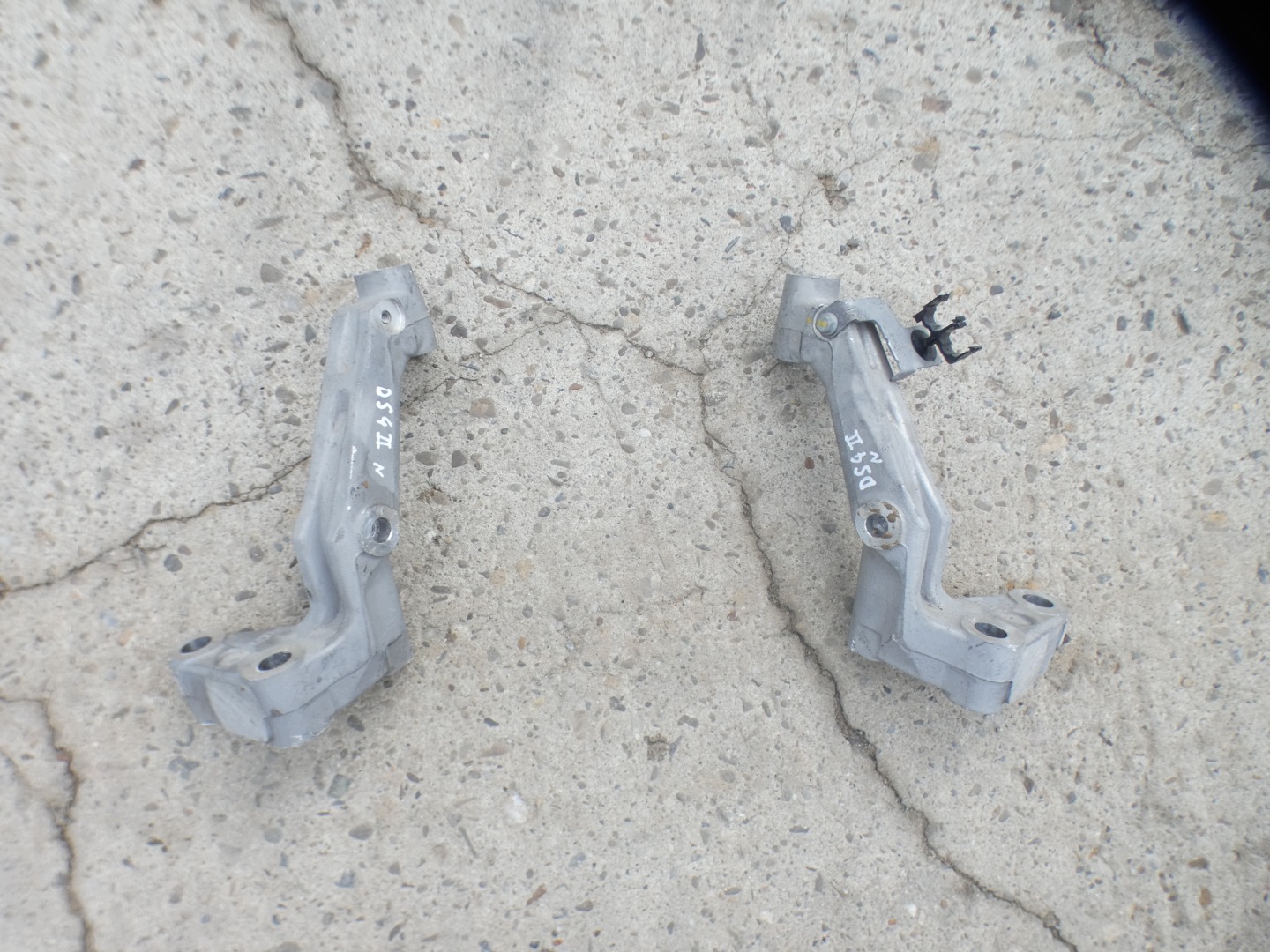 holder sanek left right Citroen DS4 II CROSSBACK