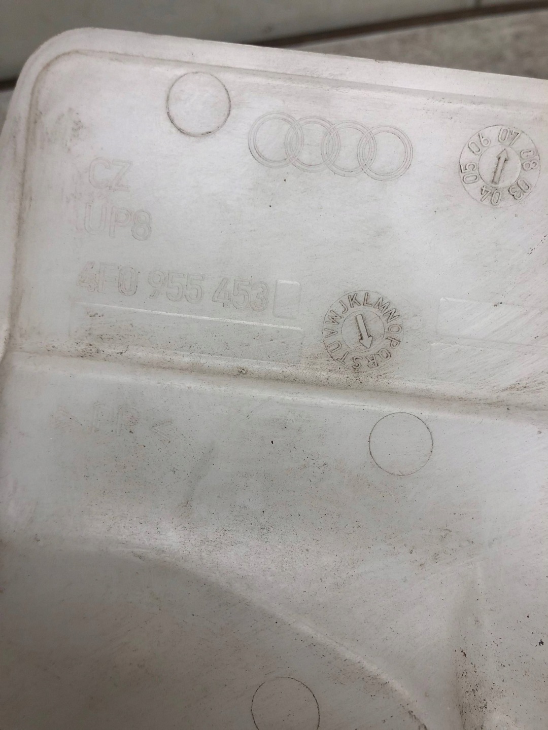 washer fluid tank AUDI A6 C6 sedan 4F0955453