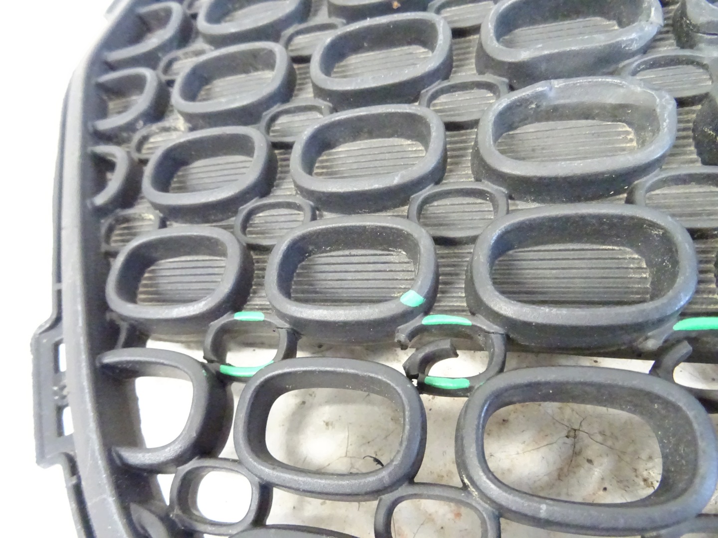 grid of a bumper front front KIA SOUL II 86561-B2000
