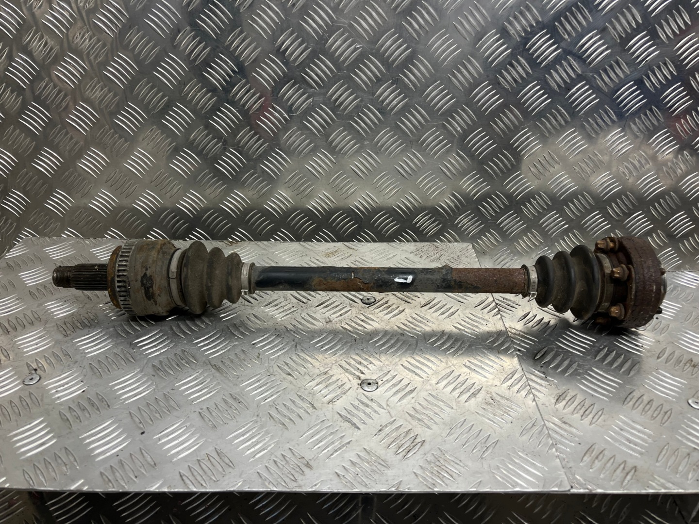 semi-axis semi-axis left rear BMW E87