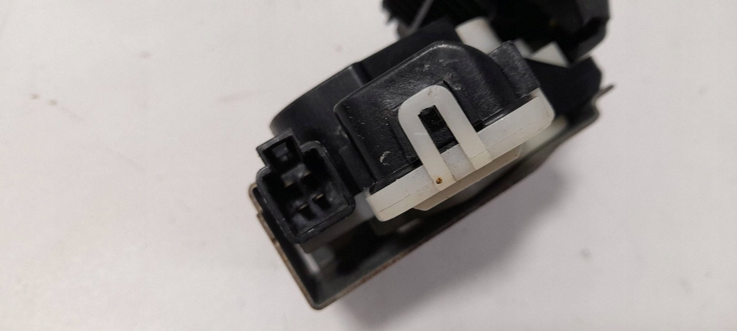 Mazda 2 DE 2007-2014r lock bonnet boot C6728 (ZB329)