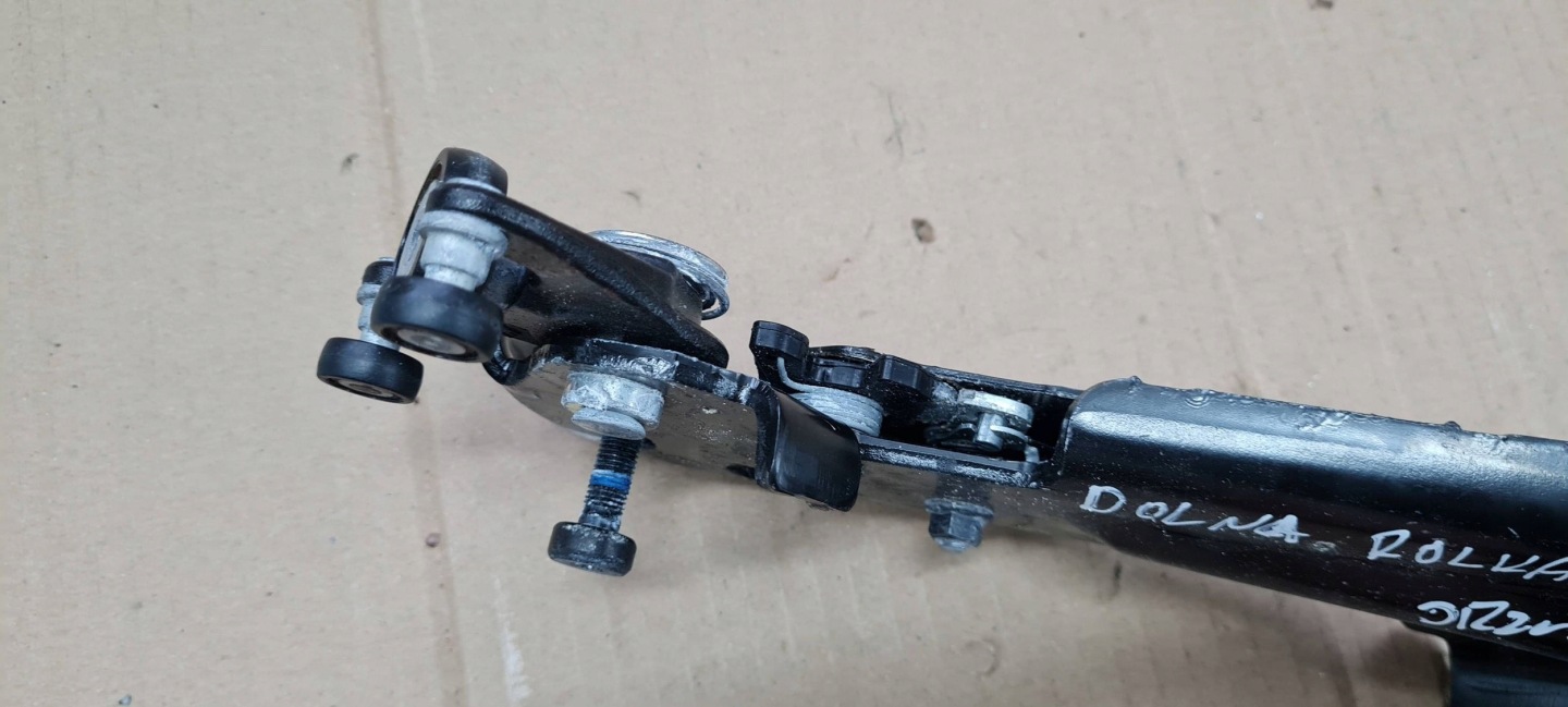 Chrysler Pacifica 2022 roll PROWADNICA of the sliding lower left left rear part