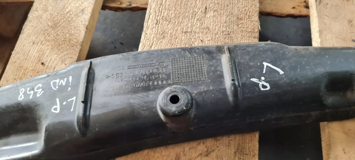 A4 B9 8W hangszigetelő fedél sárvédöt bal 8W0821111