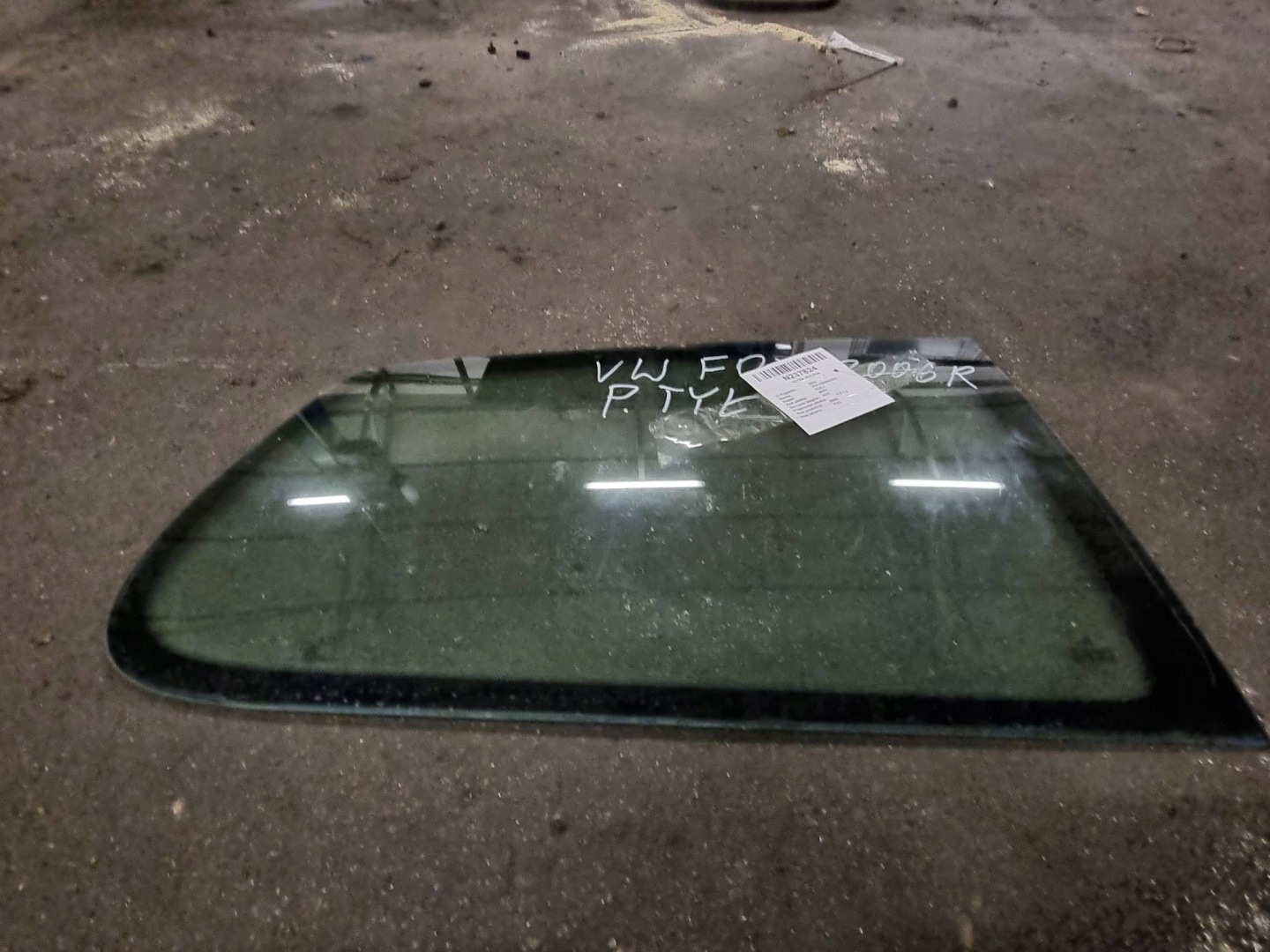 window bodywork right rear part VOLKSWAGEN FOX and