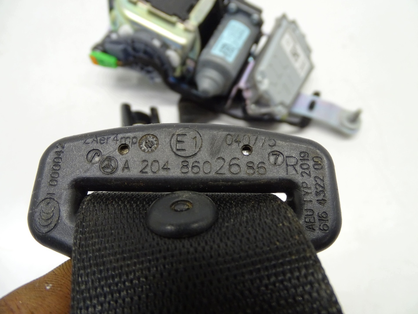 tension belt safety right front front MERCEDES W204 A2048602686