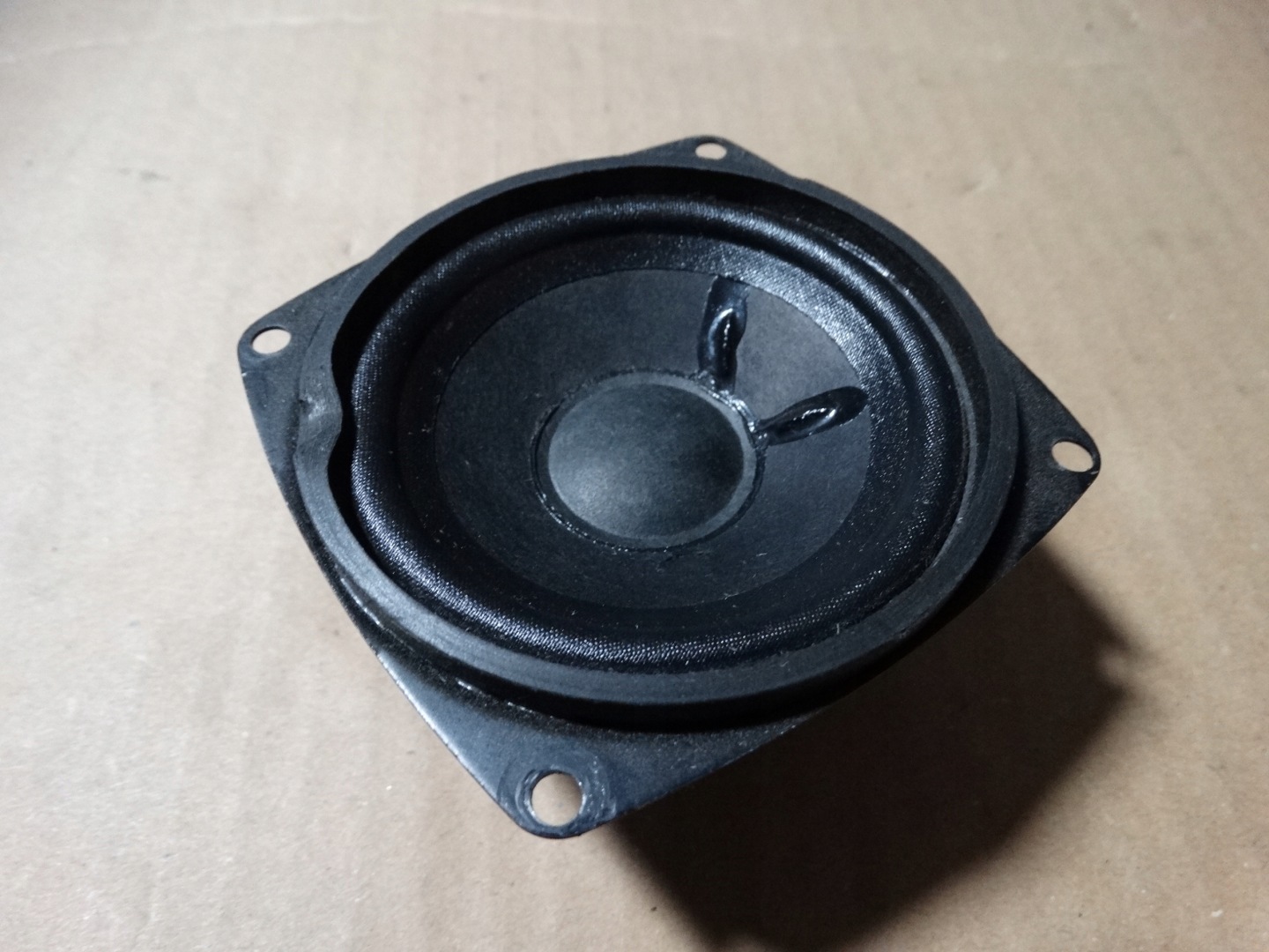IDEALNY speaker BOSE FERRARI GTB 599 1 9