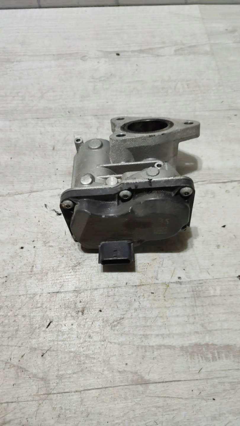 Mercedes-Benz A W176 2017 EGR valve