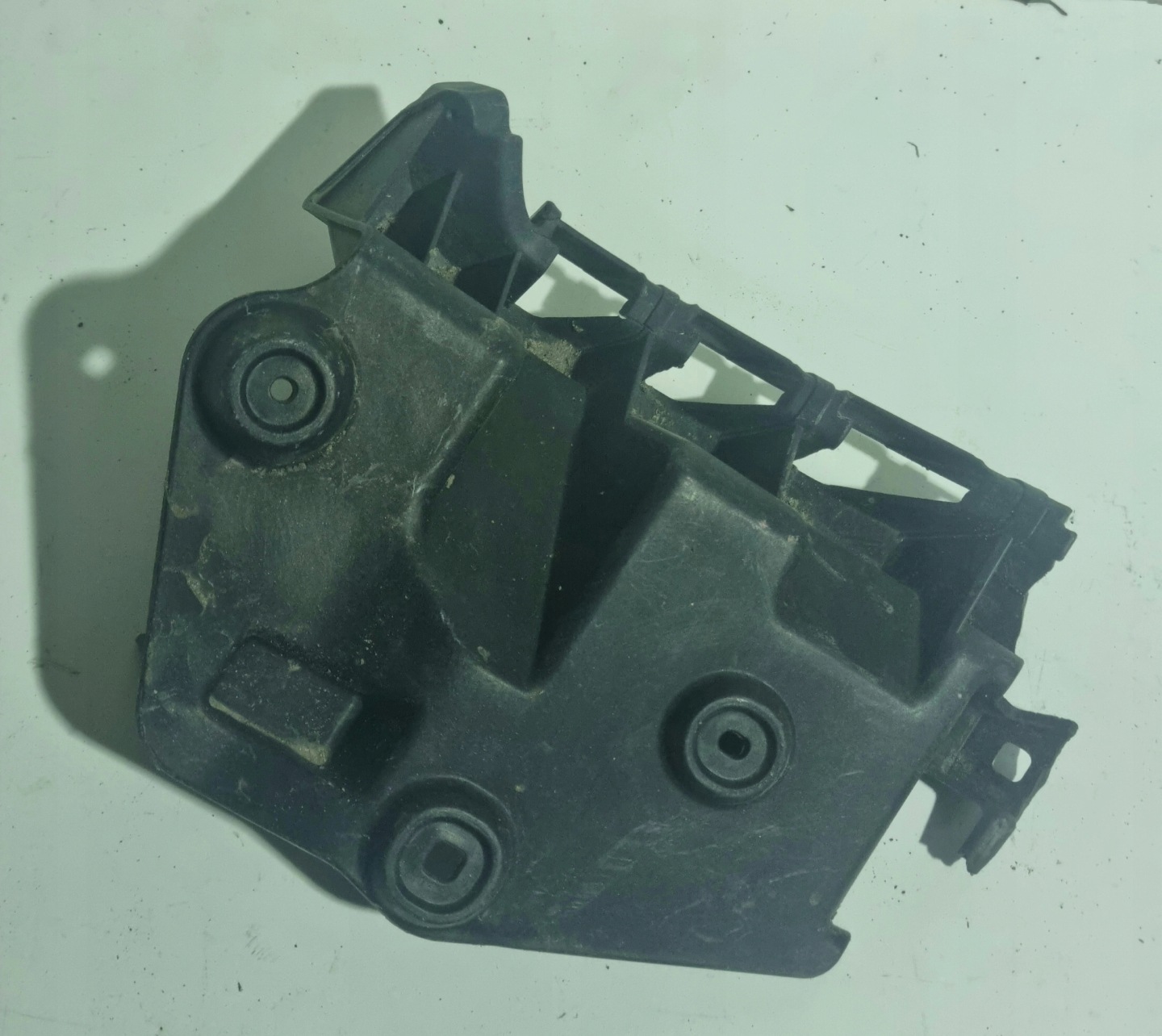 AUDI A3 8P 07- holder bumper bracket rear part left 8P4807393