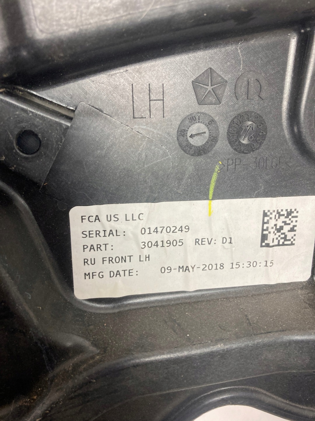 Chrysler Pacifica 2018-25 panel door window regulator left front