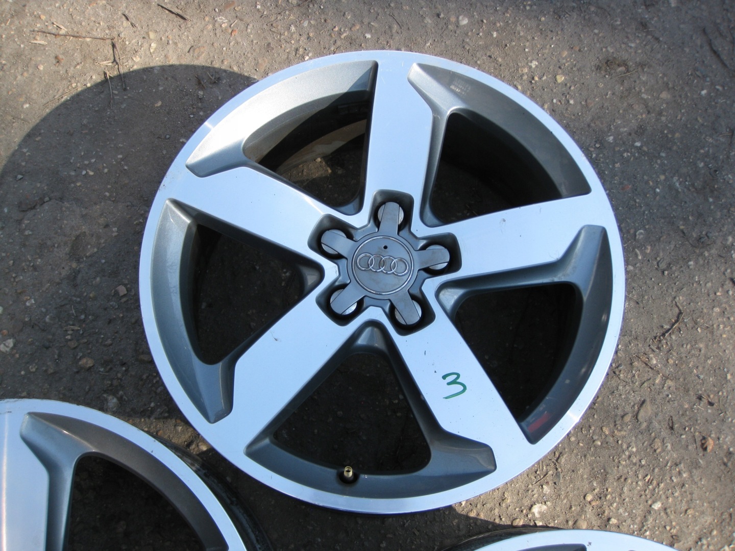 AUDI disk hliníkový 7J x 18 ET43 5X112 8U0601025D