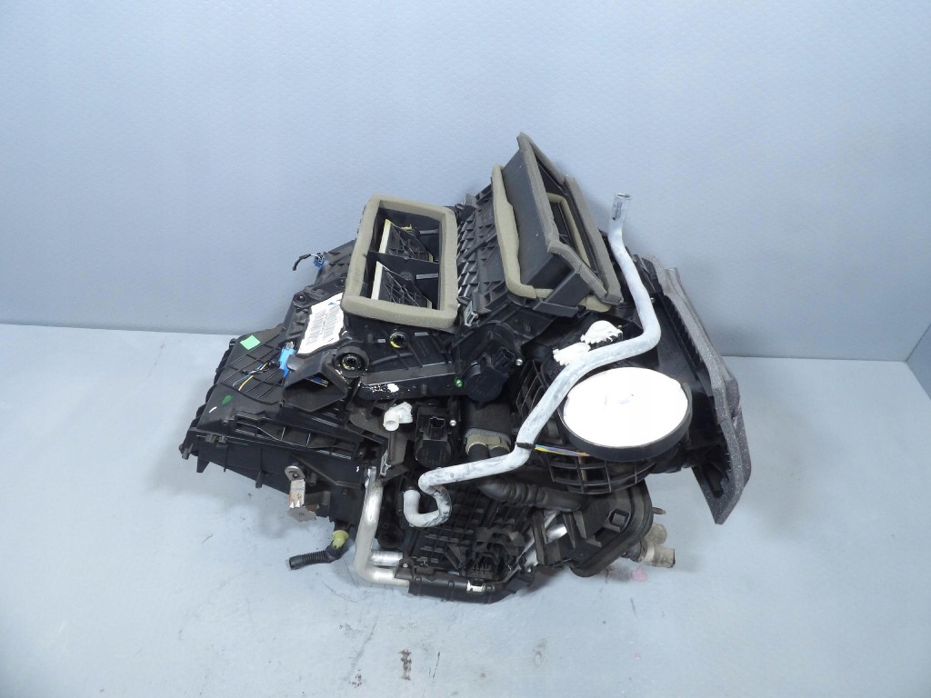 FORD KUGA MK2 2.0TDCI ohřívač DV6N-19B555-LA