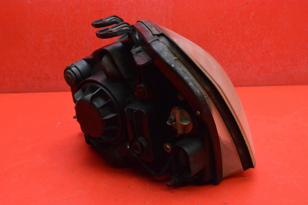 REFLEKTOR right light front EU 0K2FA51020R KIA CARENS 2 II FJ 02-06