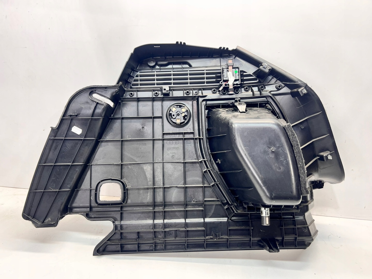 boot upholstery left rear part AUDI A3 8V SPORTBACK 8V4863879F