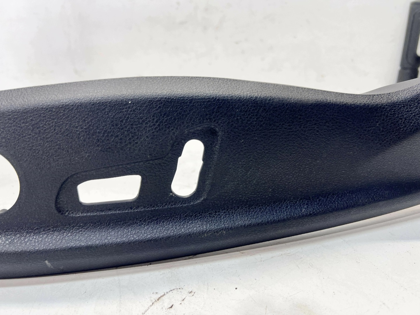 cover spoiler seat left AUDI A4 A6 8T0881325L