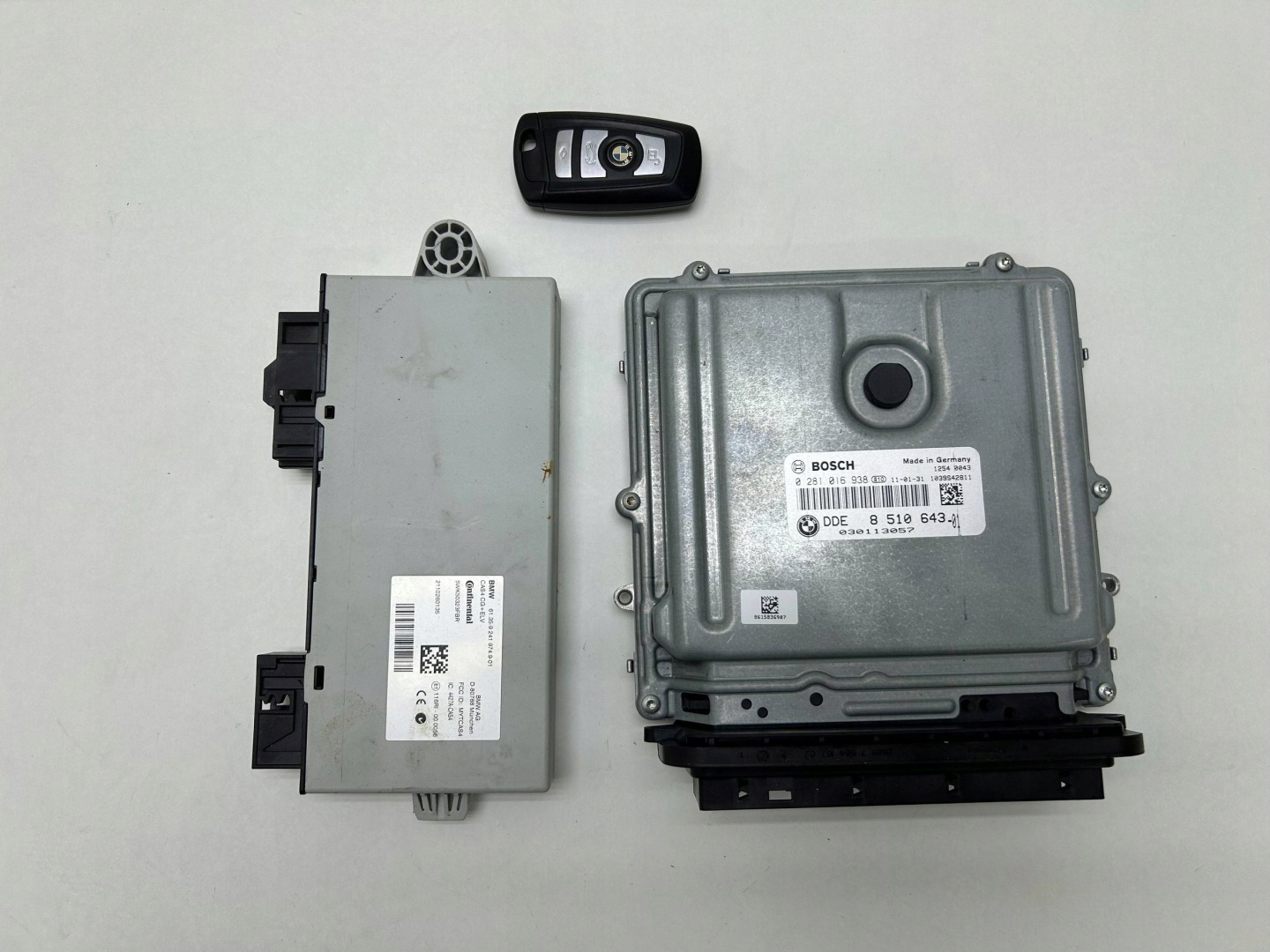computer / control unit ECU / key BMW 5 F10 F11 530d N57 8510643