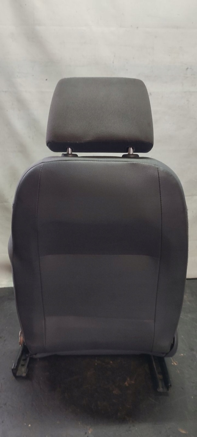 seat front left driver´s podgrzewany VW Golf V