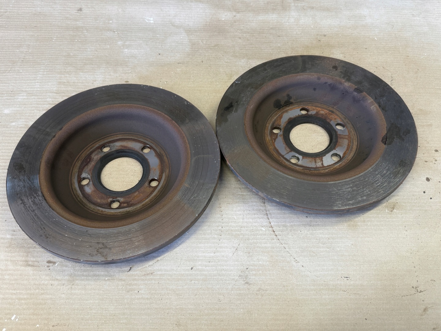 FORD FOCUS MK4 LIFT 1.5 ECOBLUE discs brake rear part KOMPLET 2A315