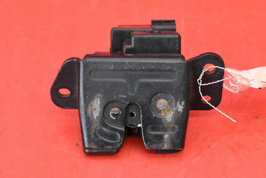 lock bonnet rear part boot KIA CEED 1 and KOMBI 07-10