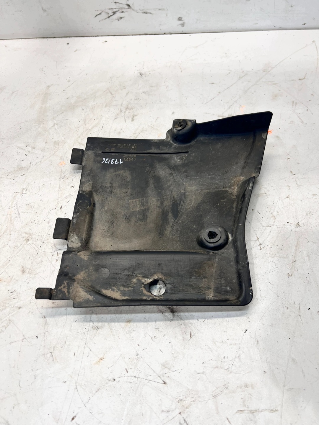 cover chassis right front small AUDI A4 B9 A5 8W 8W0825202 173/26