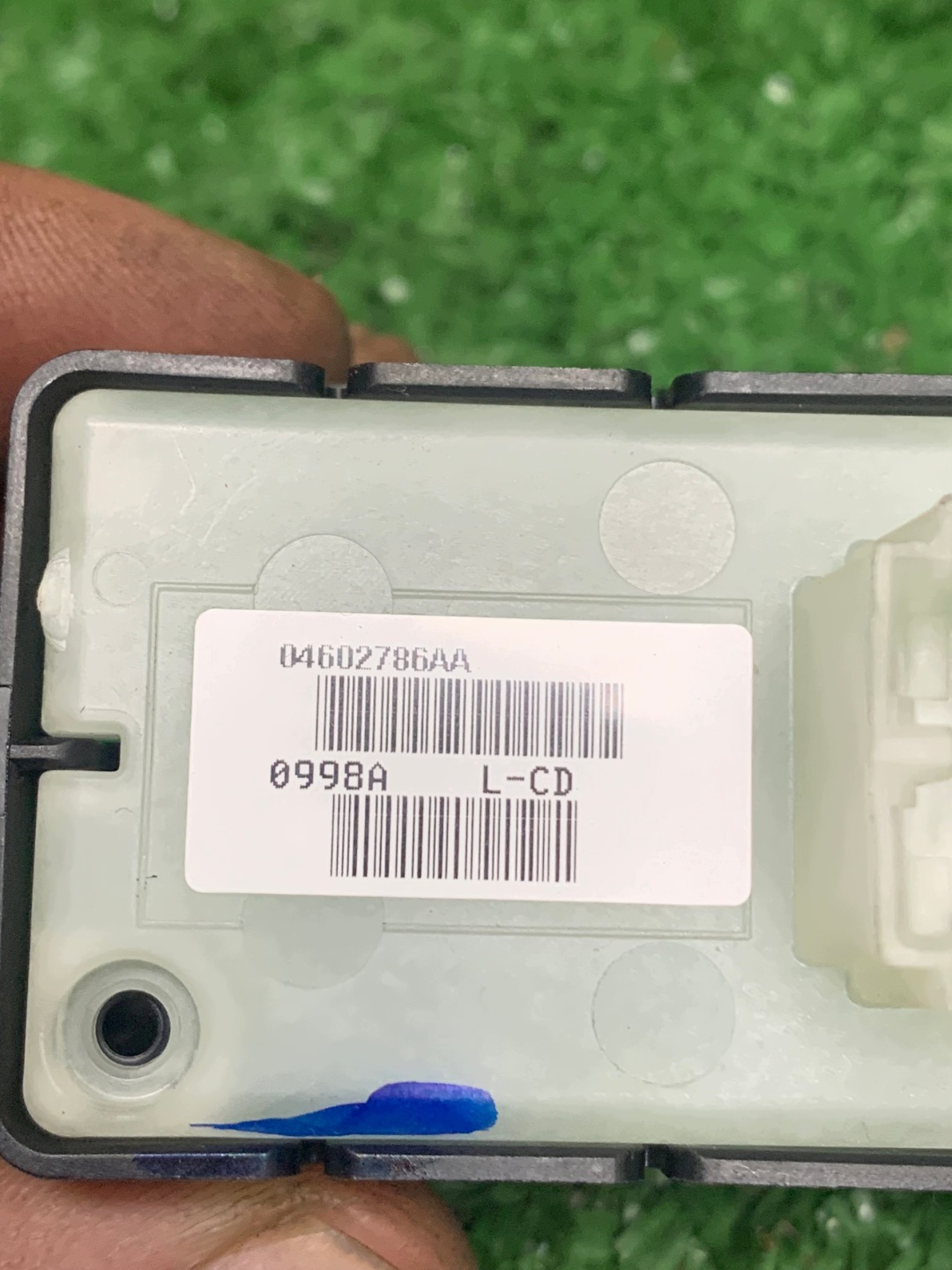 CHRYSLER 300C window control switch right 04602786AA