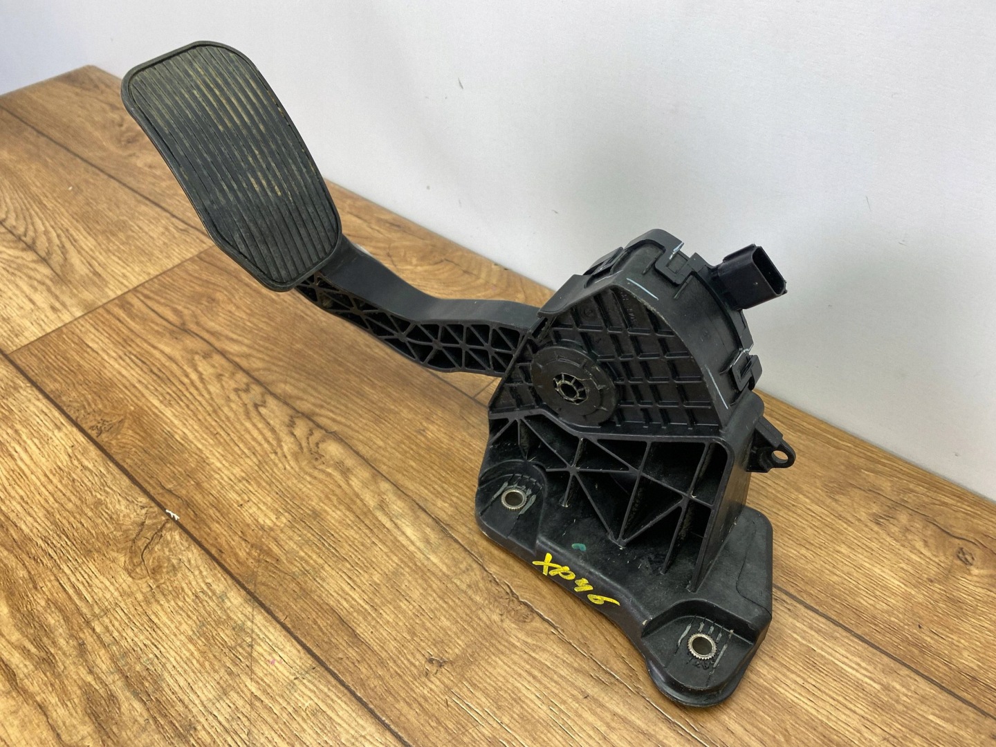 accelerator pedal Ford F150 2015+