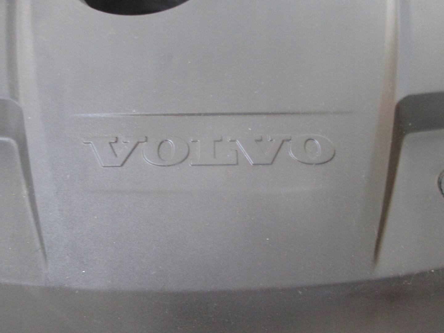 engine housing cover VOLVO 31657647