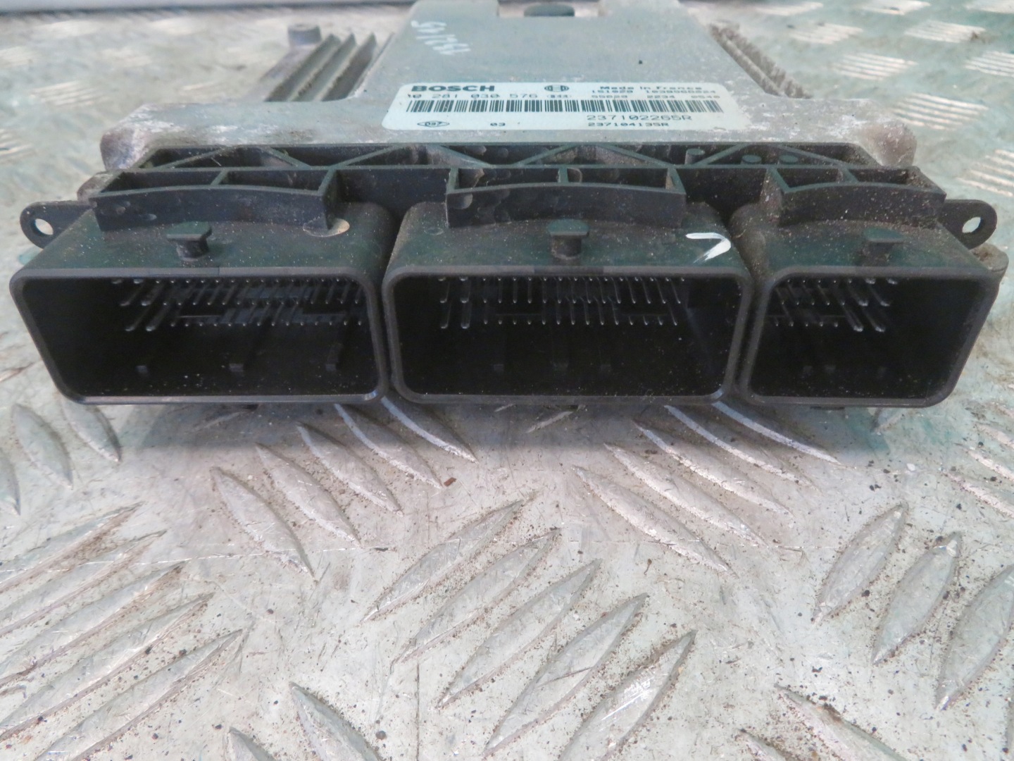computer control unit of the engine MASTER MOVANO NV400 15R 0281030576