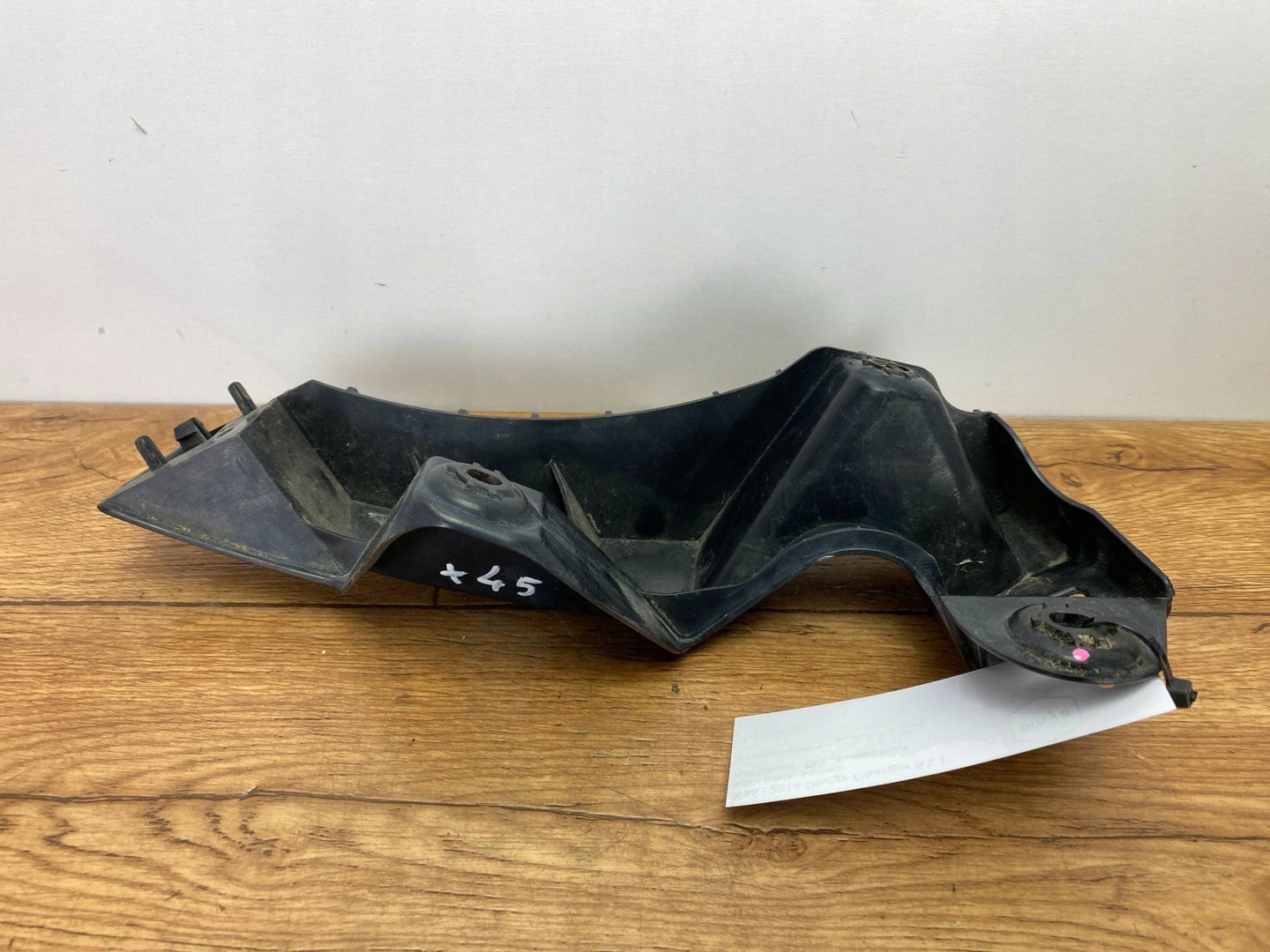bumper bracket of the rear right Dodge Charger 2015+