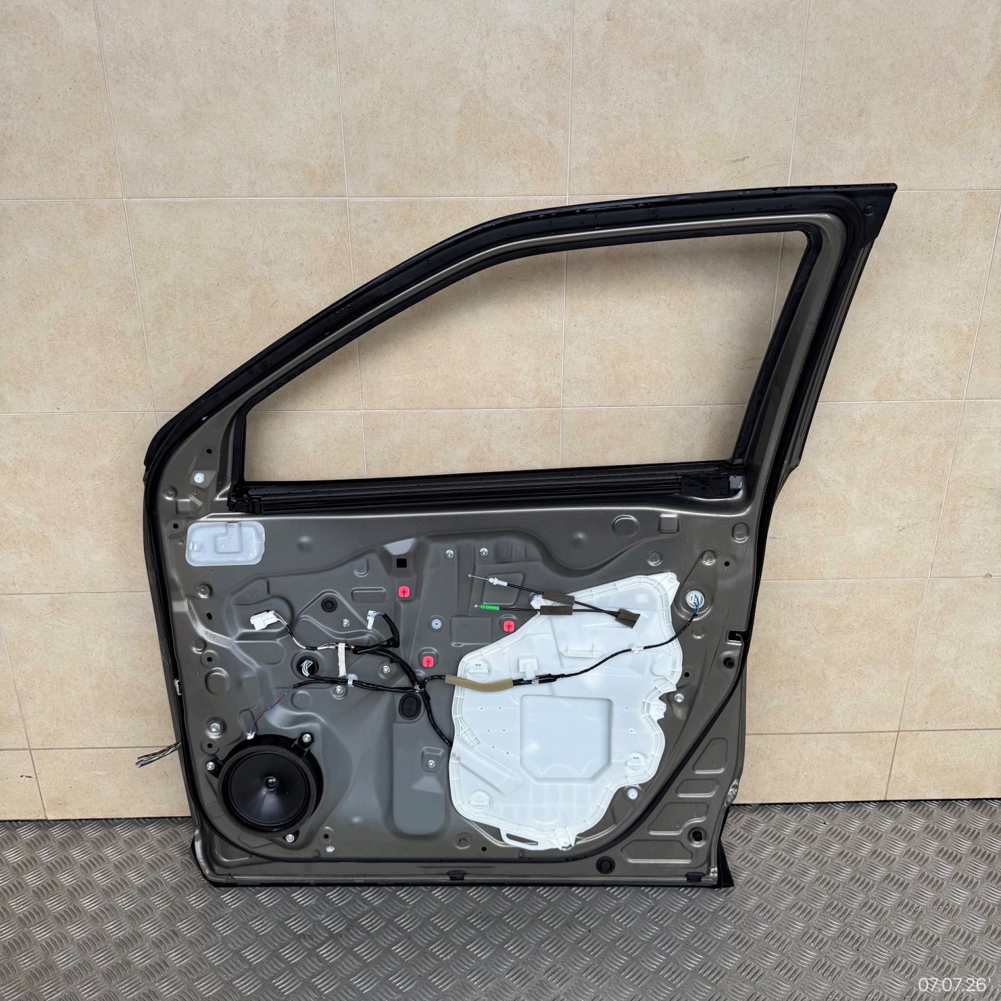 door complete front right TOYOTA YARIS CROSS 2023 ROK