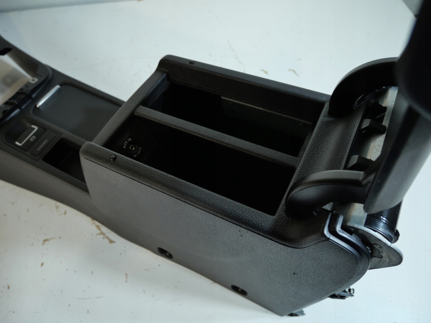 TUNEL armrest VW TIGUAN plus 5N0864251B
