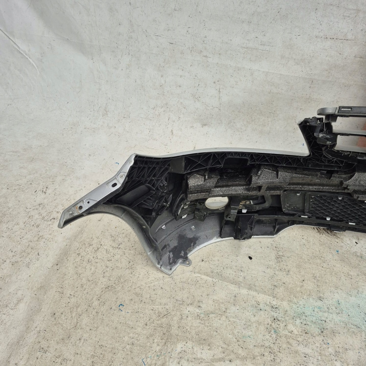 MERCEDES C KLASA W204 08-12 bumper front front PDC A2048850025