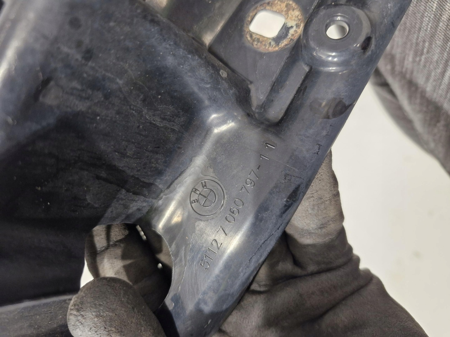 7060797 BMW E61 holder support central of a bumper rear part