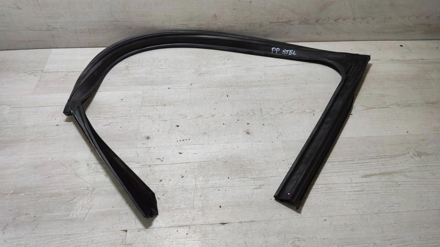 gasket windows door przednich front right Alfa Romeo Stelvio PP6104